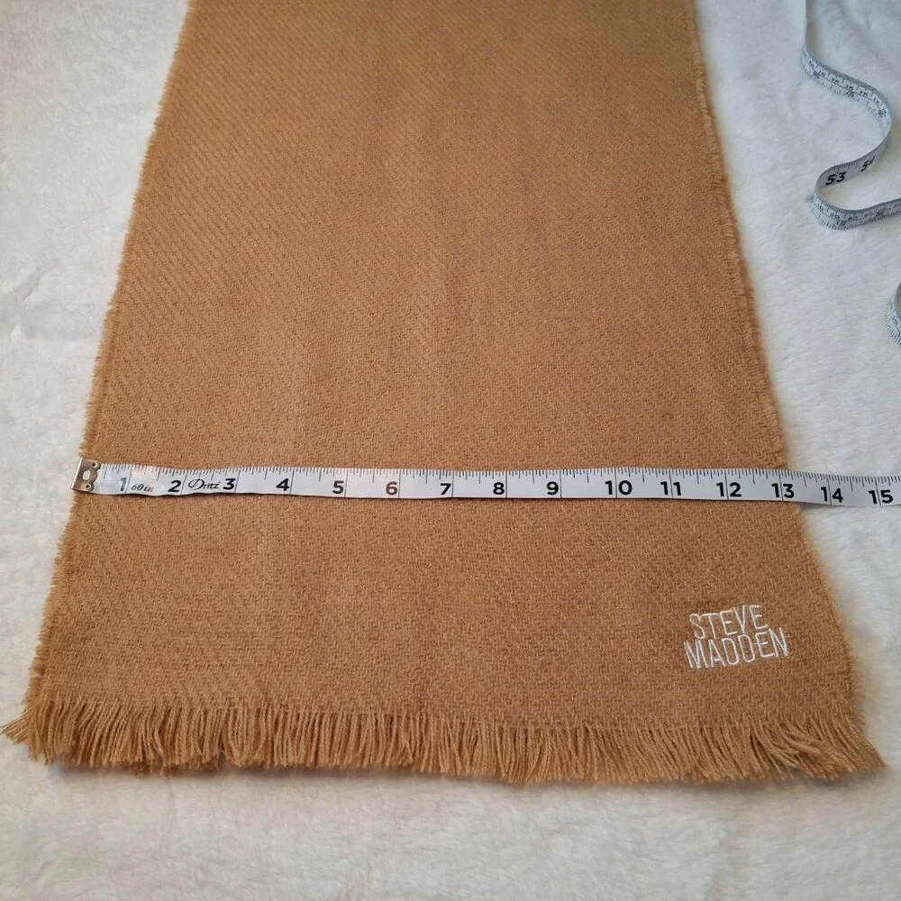 Steve Madden Camel Scarf Sz 78 x 13 Fringed Minimalist Preppy Neutral Academia